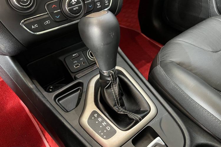 Used Jeep Cherokee 2017 2.0L Superior Edition