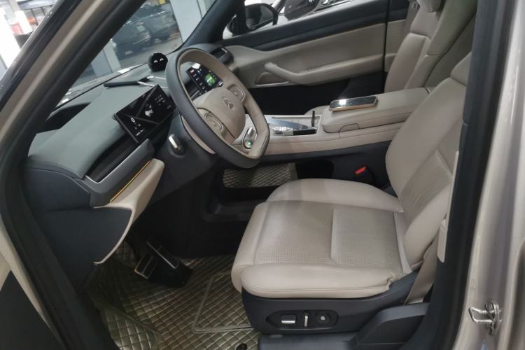 Used Nio ES8 2023 75 kWh Left Front Seat
