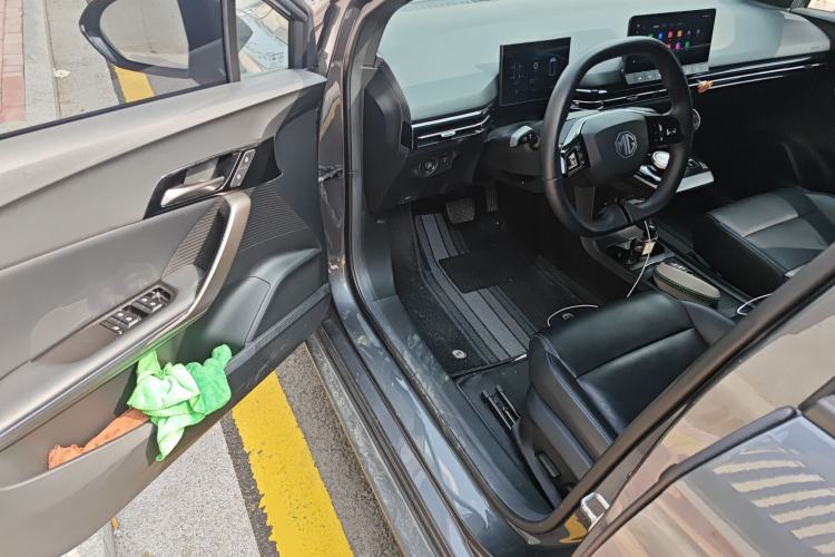 Used MG 4 EV 2022 425 km Luxury Edition Driver Seat