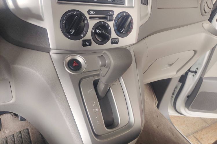 Used Nissan NV200 2016 Revised Version 1.6L CVT Deluxe Edition