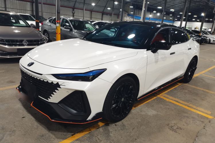 Used CHANGAN UNI-V 2024 2.0T High-Performance Version Exterior 3