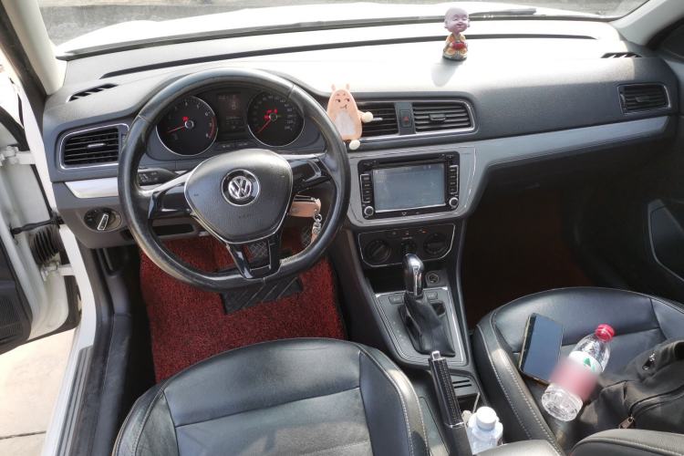 Used Volkswagen Lavida 2015 1.6L Automatic Comfort Edition
