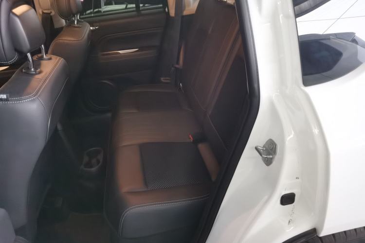 Used Jeep Compass 2014 Revised Version 2.4L Four-Wheel Drive Comfort Edition Left Rear Seat