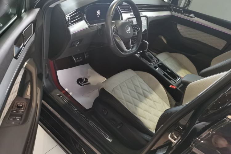 Used Volkswagen Magotan 2024 2 Million Units Zhongxiang Version 330TSI DSG Luxury Edition