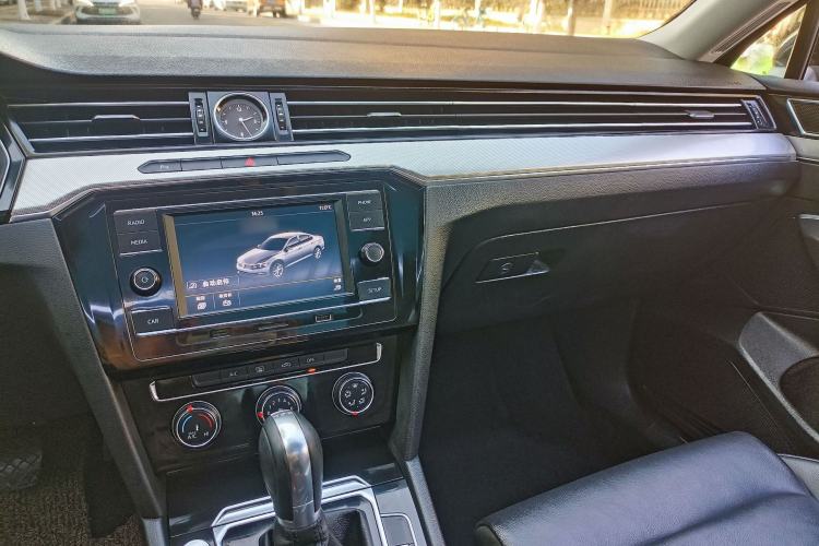 Used Volkswagen Magotan 2019 330TSI DSG Leading Edition China V Standard