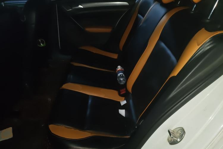 Used Volkswagen Golf 2016 1.6L Automatic Fashion Model
