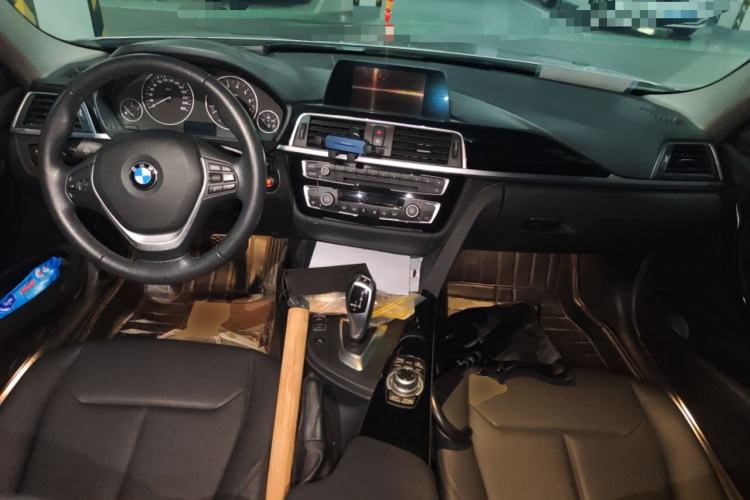 Used BMW 3 Series 2016 320Li Fashion Model Center Console