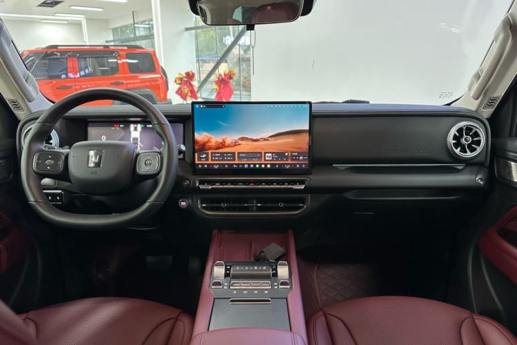 Used Tank 300 2025 2.4T Diesel Version
