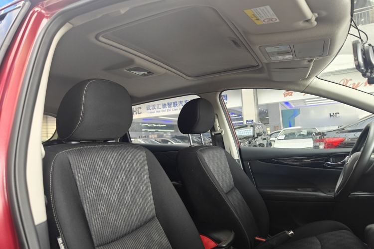 Used Nissan Tiida 2016 1.6L CVT Cool Dynamic Edition
