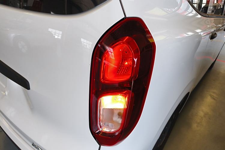 Used Wuling Hongguang New Energy 2024 All-Electric Model 300KM Standard Version Exterior 3