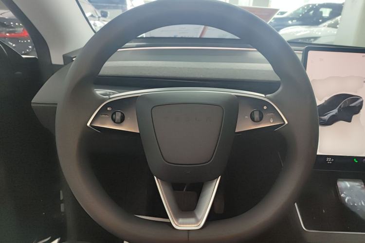 Used Tesla Model Y 2025 Rear-Wheel-Drive Version Steering Wheel