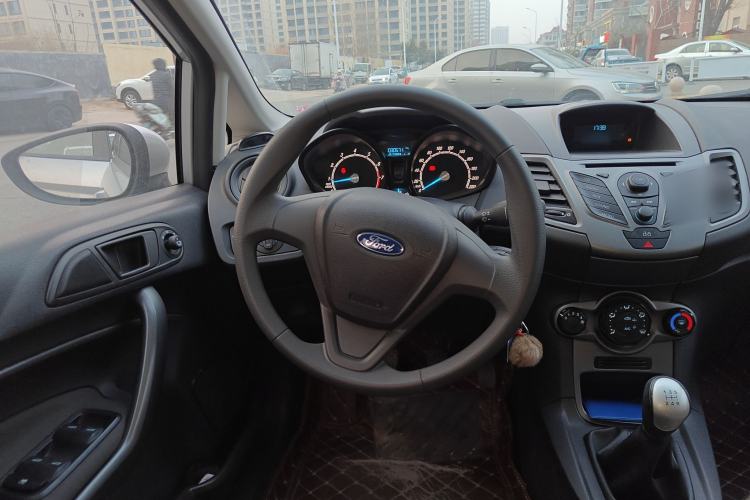 Used Ford Fiesta 2013 Hatchback 1.5L Manual Fashion Edition
