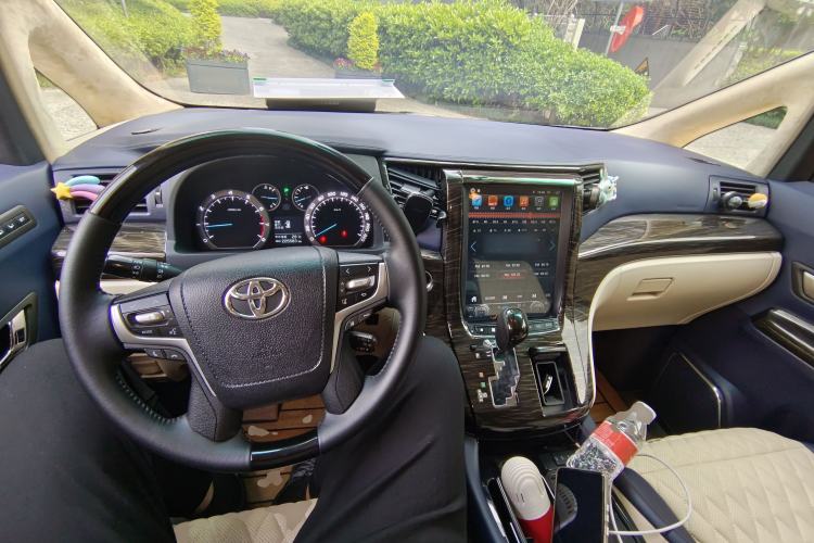 Used Toyota Alphard 2011 2.4L Luxury Edition Center Console