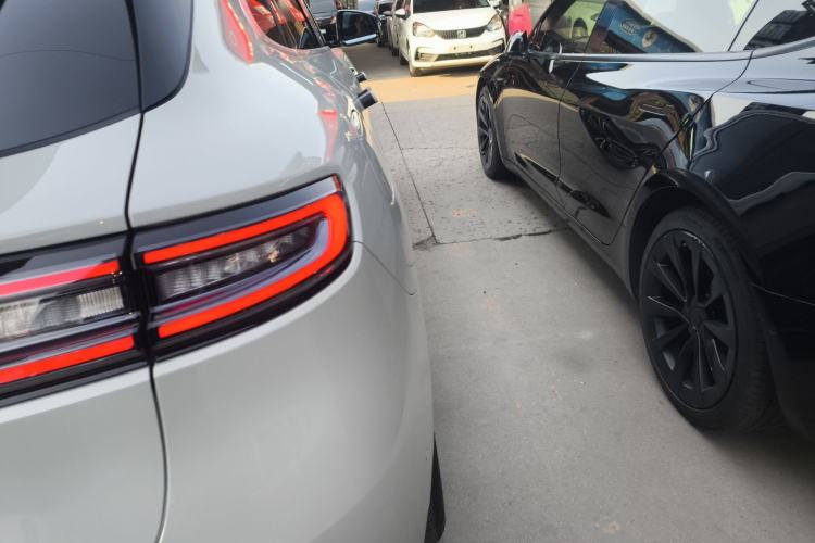 Used Hima AITO M5 2025 Extended-Range Ultra Rear-Wheel-Drive Version Right Rear Taillight