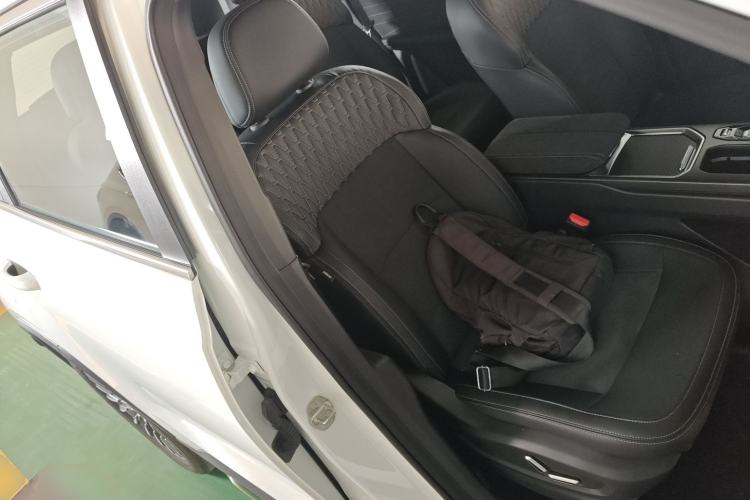 Used Geely Auto Haoyue L 2025 2.0T DCT Luxury Edition