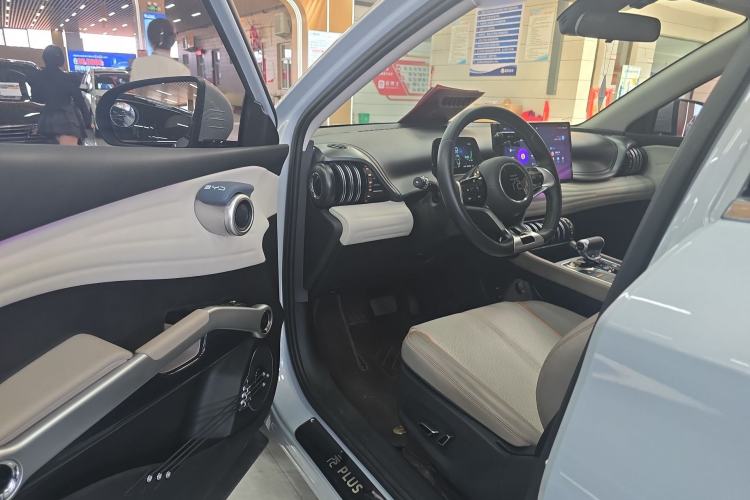 Used BYD Yuan PLUS 2024 Honor Edition 430KM Leading Model

