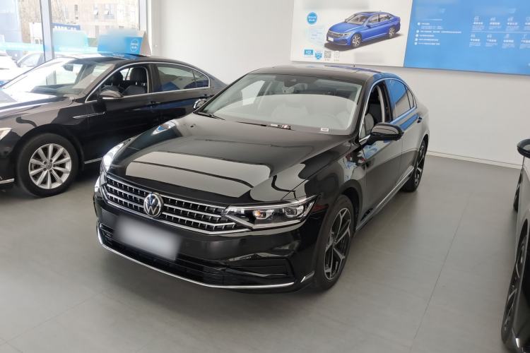 Used Volkswagen Magotan 2026 30 Million Vehicles Selected Model 380TSI DSG Luxury Edition