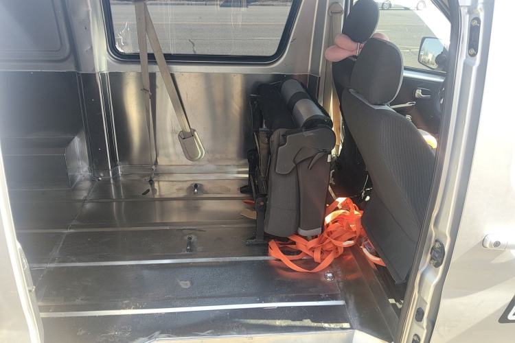 Used CHANGAN KAICHENG Ruixing M80 2018 1.5L Base Model Van Semi-Blind Window Flat Roof Rear-Hinged Doors 4G15S Left Rear Seat