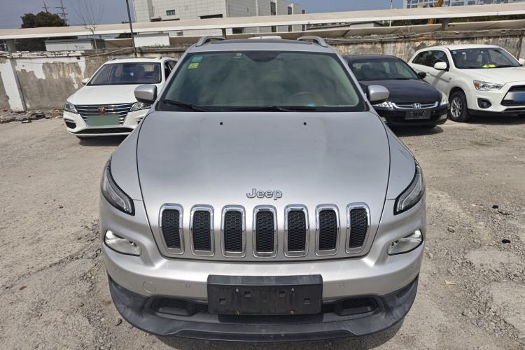 Used Jeep Cherokee 2016 2.0L Superior Edition