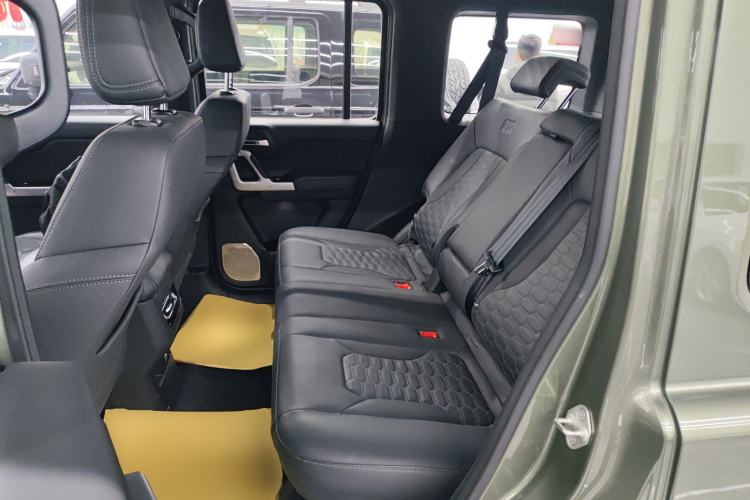 Used 212 T01 2024 2.0T Mechanic
