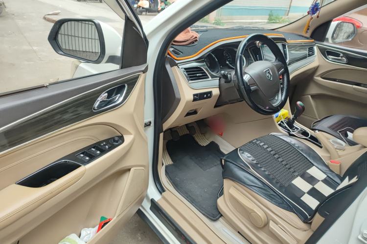 Used Baojun 730 2016 1.5T Manual Comfort Version 7 Seats