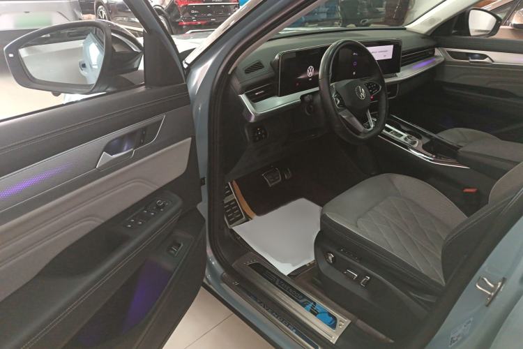 Used Volkswagen Tavendor 2023 380TSI Four-Wheel Drive R-Line Cruise Edition
