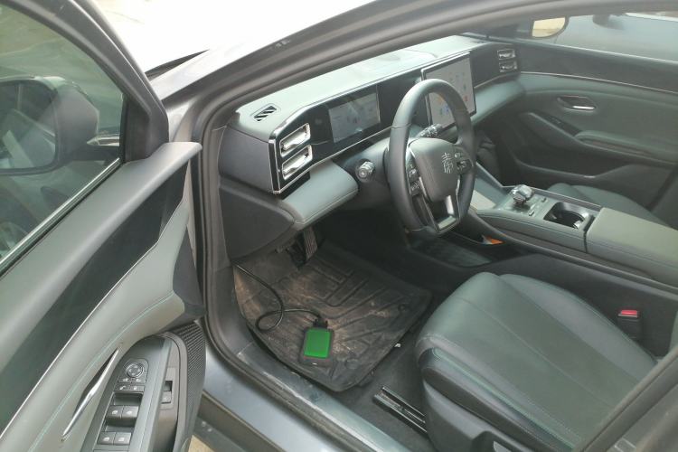 Used BYD Qin L 2025 DM-i Smart Drive 80KM Leading Model Driver Seat