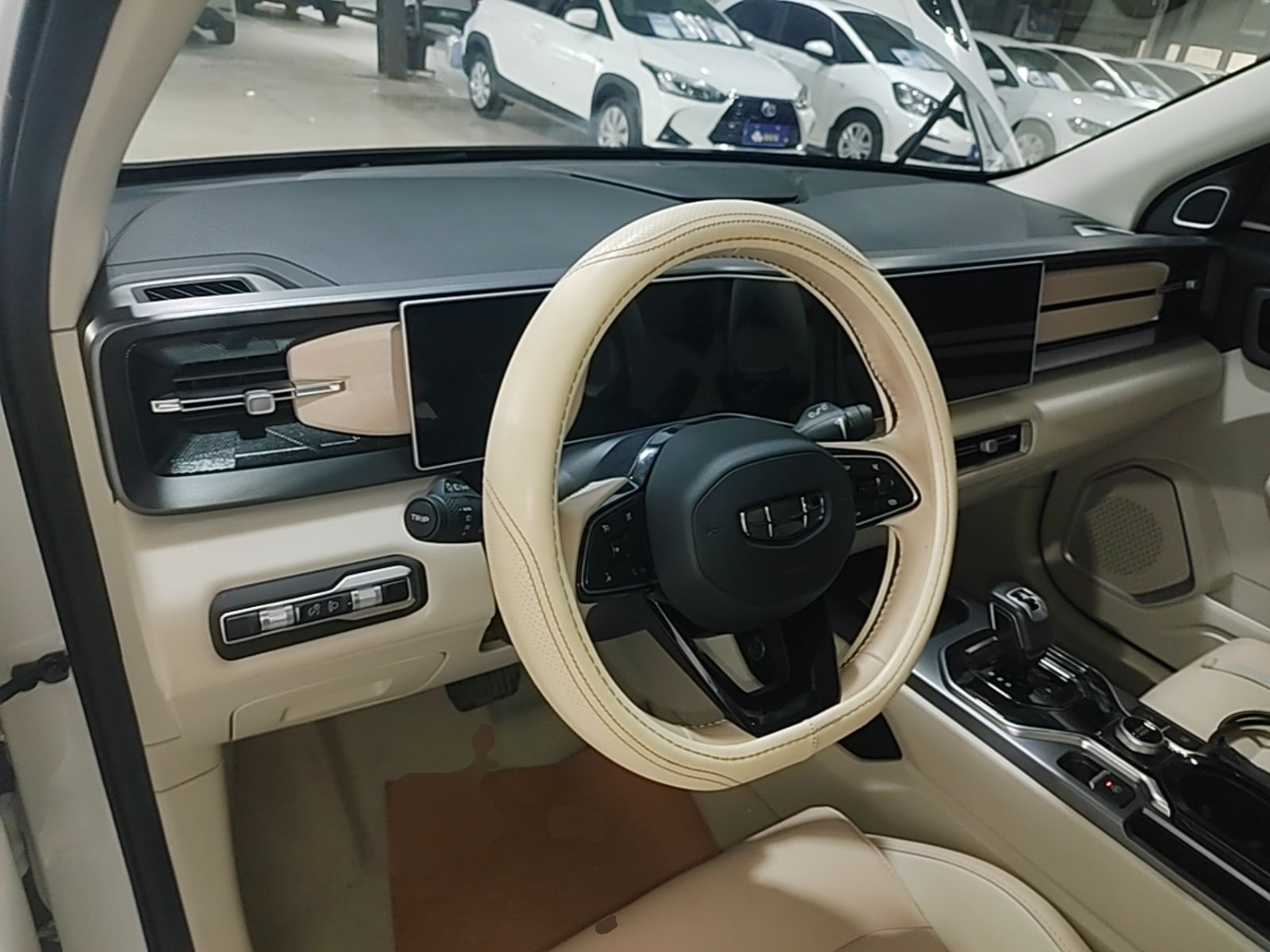 Geely Auto icon 2023 1.5TD Chocolate Smoothie Edition — снимка 12