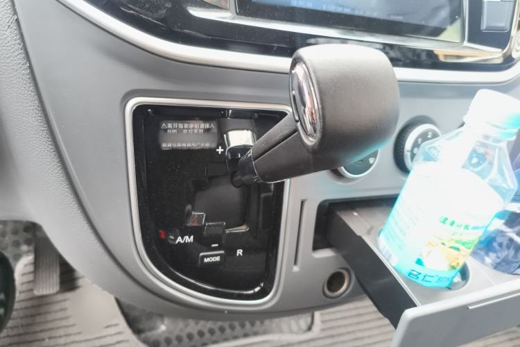 Used SAIC MAXUS Xintu V80 2021 2.0T AMT Classic Aoyuntong Short Wheelbase Ultra-Low Roof 5/6-Seater