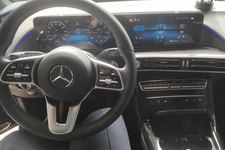 Used Mercedes-Benz EQC 2020 EQC 350 4MATIC Center Console