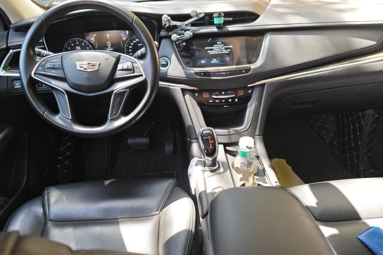 Used Cadillac XT5 2018 25T Luxury Model
