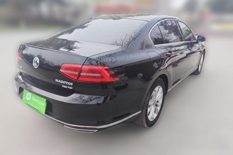 Used Volkswagen Magotan 2017 330TSI DSG Luxury Model Rear Right 45 Deg