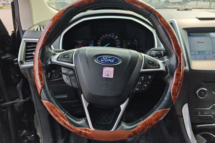 Used Ford Edge 2016 EcoBoost 245 Two-Wheel-Drive Titanium 7-Seater
