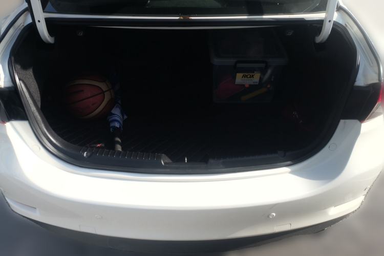 Used Mazda Atenza 2015 2.0L Blue Sky Luxury Edition
