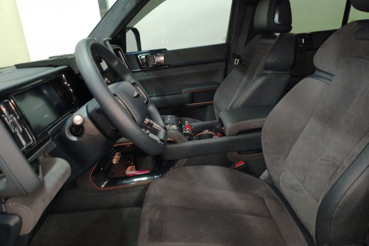 Used Formula Leopard 5 2023 Cloud Ride Flagship Edition
