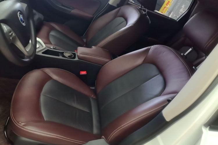 Used Venucia T70X 2015 2.0L CVT SmartFun Sport Edition