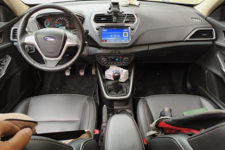 Used Ford Escort 2015 1.5L Manual Fashion Edition Center Console