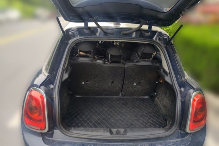Used MINI 2016 1.5T COOPER SEVEN Five-Door Edition Trunk