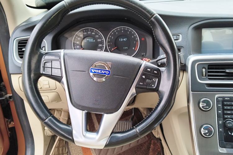 Used Volvo S60 2011 2.0T Zhiya Edition
