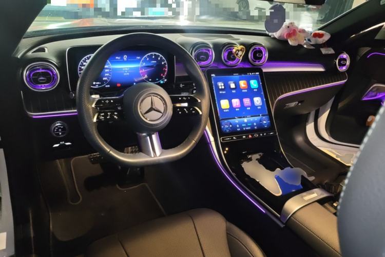 Used Mercedes-Benz CLE 2024 CLE 300 4MATIC Dynamic Coupe Center Console