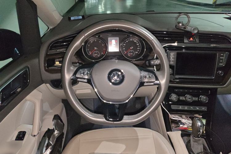 Used Volkswagen Touran 2018 Volkswagen Touran L 280TSI DSG Luxury Edition 7 Seats