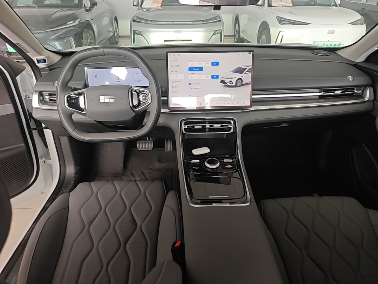 Geely Galaxy A7 2025 Model EM-i 150km Long-Distance Edition — снимка 12