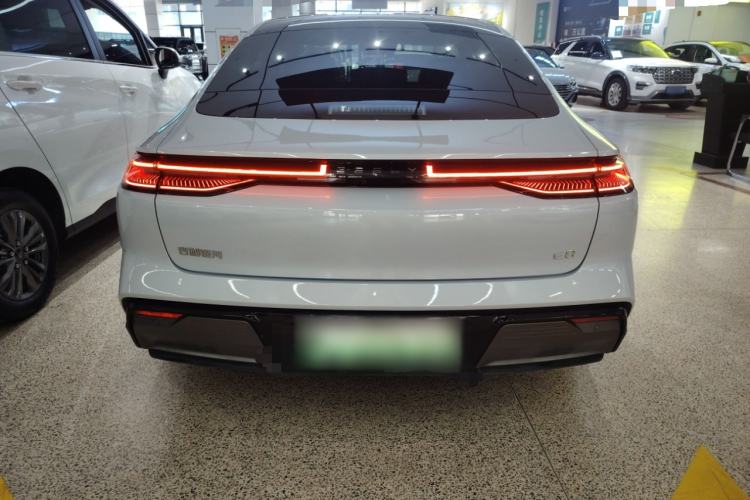 Used Geely Galaxy E8 2025 700 km Long-Range Intelligent Driving Version
