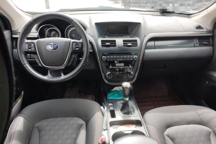 Used Bestune X80 2016 2.0L manual Comfort trim level
