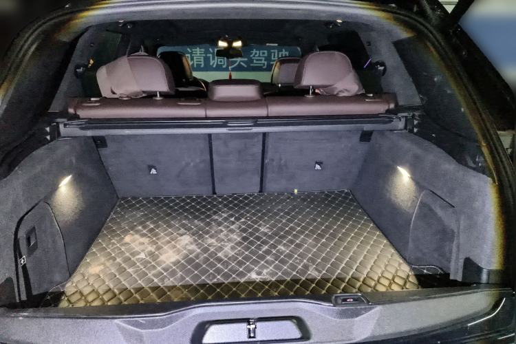 Used BMW X5 2022 xDrive 40Li M Sport Package Trunk