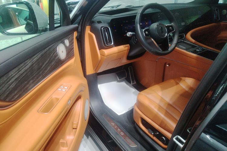 Used Hima AITO M9 2024 Range-Extended Ultra Version 52 kWh 5-Seater Model Driver Seat