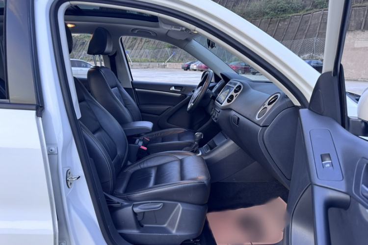 Used Volkswagen Tiguan 2017 300TSI Automatic Two-Wheel Drive Silk Road Comfort Edition Interior 1