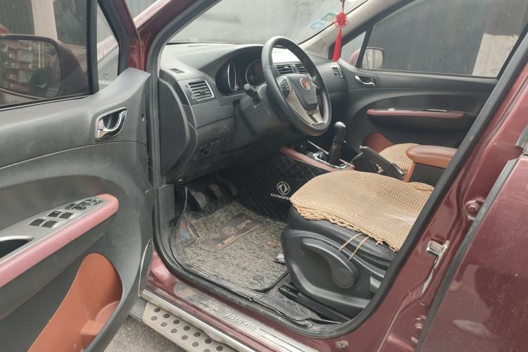 Used FORTHING Joyear X5 2013 1.6L Manual Luxury Model China IV Standard
