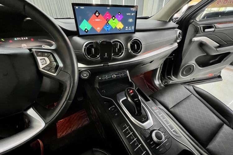 Used Wey VV6 2021 2.0T Two-Wheel Drive Smart Plus
