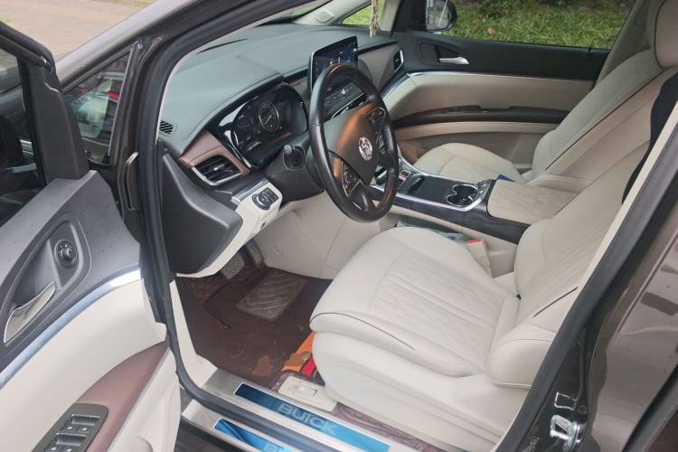 Used Buick GL8 2022 Land Business Class 652T Luxury Model
